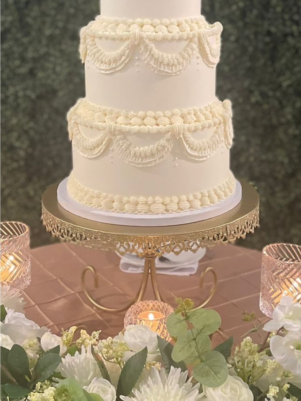 Elegant Gold Wedding Cake Stand - Premium Home Party Decor 16” round